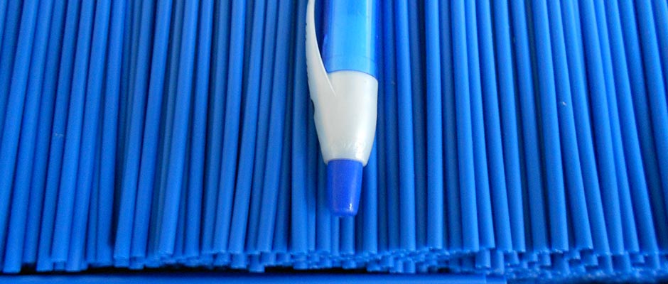 Anime in plastica blu per realizzazione di penne